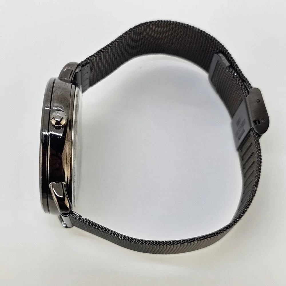 Men Minimalist Analog Watch 42MM Dark Gray Dial Dark Gray Mesh Bands New Battery